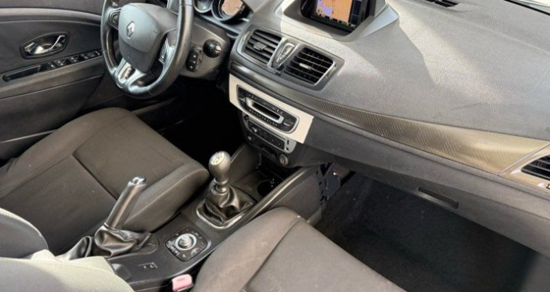 Renault Megane III Phase 2 Hatchback 1.5 dCi 110CV Année 07-2013 à 2390 eur 2013 - photo n°3 Renault Megane III Phase 2 Hatchback 1.5 dCi 110CV Année 07-2013 à 2390 eur  occasion à EPINAY-SUR-SEINE - photo n°3