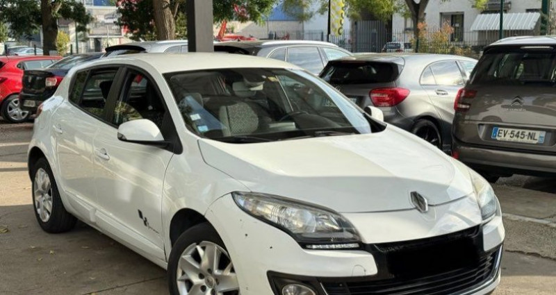 Renault Megane III Phase 2 Hatchback 1.5 dCi 110CV Année 07-2013 à 2390 eur 2013 - photo n°2 Renault Megane III Phase 2 Hatchback 1.5 dCi 110CV Année 07-2013 à 2390 eur  occasion à EPINAY-SUR-SEINE - photo n°2
