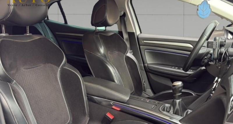 Renault Megane IV 1.5 Energy dCi - 110ch Intens 2016 - photo n°5 Renault Megane IV 1.5 Energy dCi - 110ch Intens  occasion à Roquebrune Cap Martin - photo n°5