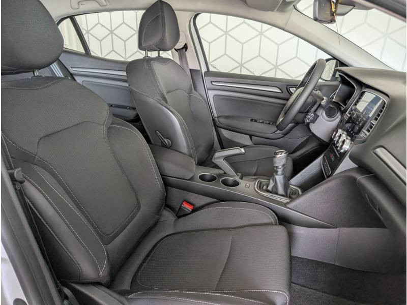 Renault Megane IV Berline Blue dCi 115 Business 2021 - photo n°12 Renault Megane IV Berline Blue dCi 115 Business  occasion à TARBES - photo n°12