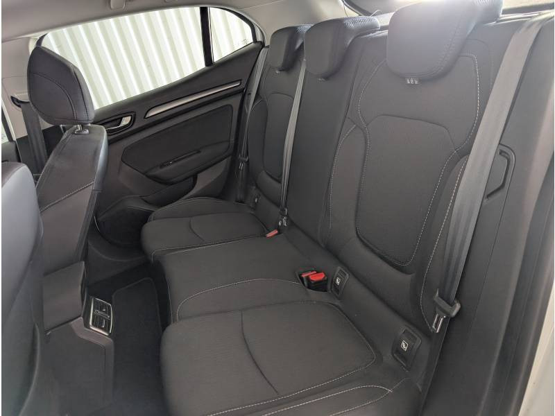 Renault Megane IV Berline Blue dCi 115 Business 2021 - photo n°13 Renault Megane IV Berline Blue dCi 115 Business  occasion à TARBES - photo n°13
