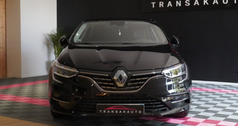 Renault Megane IV BERLINE E-TECH Plug-In Hybride 160 Intens 2022 - photo n°2 Renault Megane IV BERLINE E-TECH Plug-In Hybride 160 Intens  occasion à L'ISLE SUR LA SORGUE - photo n°2