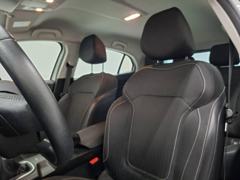 Renault Megane IV Berline TCe 115 FAP Business 2020 - photo n°6 Renault Megane IV Berline TCe 115 FAP Business  occasion à Muret - photo n°6