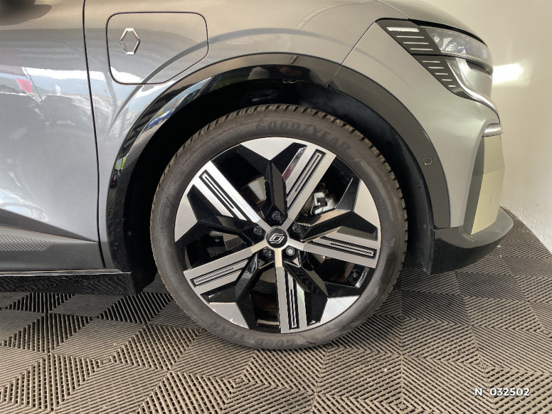 Renault Megane Megane E-Tech 220 ch autonomie confort GSR2 Iconic 2024 - photo n°8 Renault Megane Megane E-Tech 220 ch autonomie confort GSR2 Iconic  occasion à Seynod - photo n°8