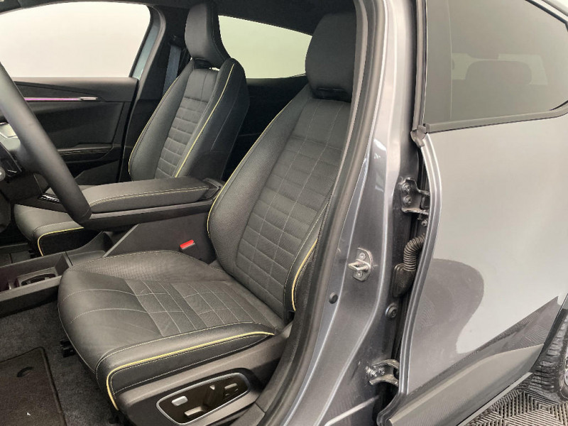 Renault Megane Megane E-Tech 220 ch autonomie confort GSR2 Iconic 2024 - photo n°16 Renault Megane Megane E-Tech 220 ch autonomie confort GSR2 Iconic  occasion à Seynod - photo n°16