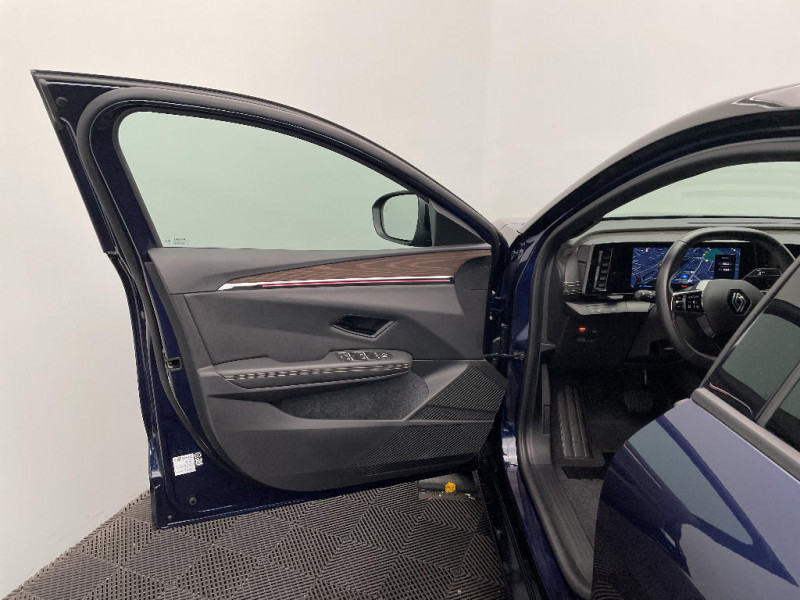 Renault Megane Megane E-Tech EV60 220 ch super charge Iconic 2023 - photo n°19 Renault Megane Megane E-Tech EV60 220 ch super charge Iconic  occasion à Dieppe - photo n°19