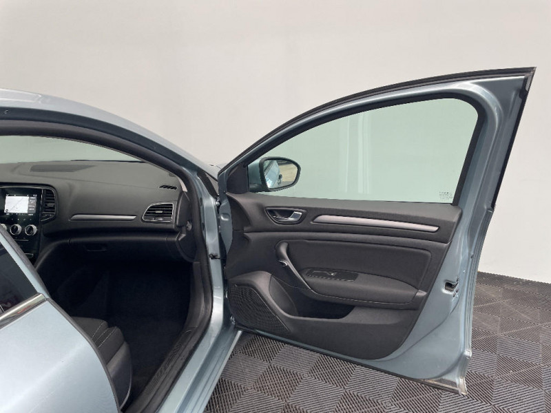 Renault Megane Mégane IV Berline Blue dCi 115 - 20 Business 2021 - photo n°18 Renault Megane Mégane IV Berline Blue dCi 115 - 20 Business  occasion à Abbeville - photo n°18