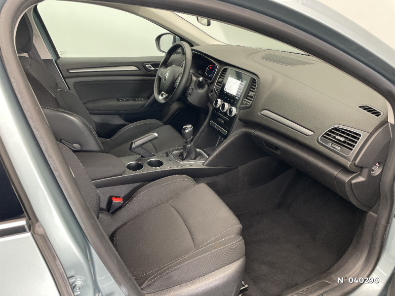 Renault Megane Mégane IV Berline Blue dCi 115 - 20 Business 2021 - photo n°10 Renault Megane Mégane IV Berline Blue dCi 115 - 20 Business  occasion à Abbeville - photo n°10