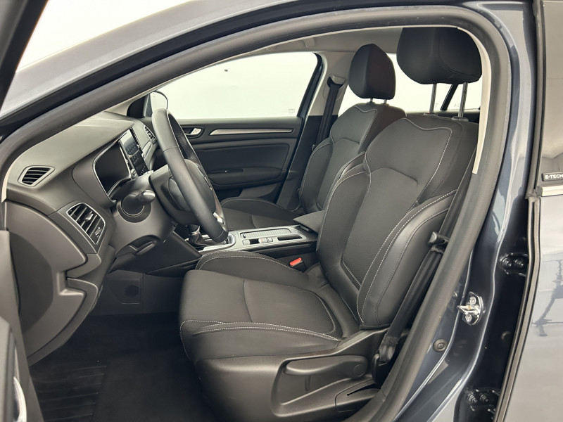 Renault Megane Mégane IV Estate E-TECH Plug-In Hybride 160 Business 5p 2021 - photo n°13 Renault Megane Mégane IV Estate E-TECH Plug-In Hybride 160 Business 5p  occasion à SAINT-GREGOIRE - photo n°13