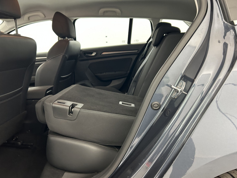 Renault Megane Mégane IV Estate E-TECH Plug-In Hybride 160 Business 5p 2021 - photo n°11 Renault Megane Mégane IV Estate E-TECH Plug-In Hybride 160 Business 5p  occasion à SAINT-GREGOIRE - photo n°11