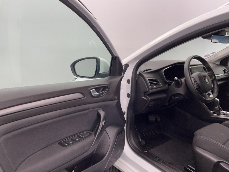 Renault Megane Mégane IV Estate E-TECH Plug-In Hybride 160 Business 2020 - photo n°18 Renault Megane Mégane IV Estate E-TECH Plug-In Hybride 160 Business  occasion à Beauvais - photo n°18