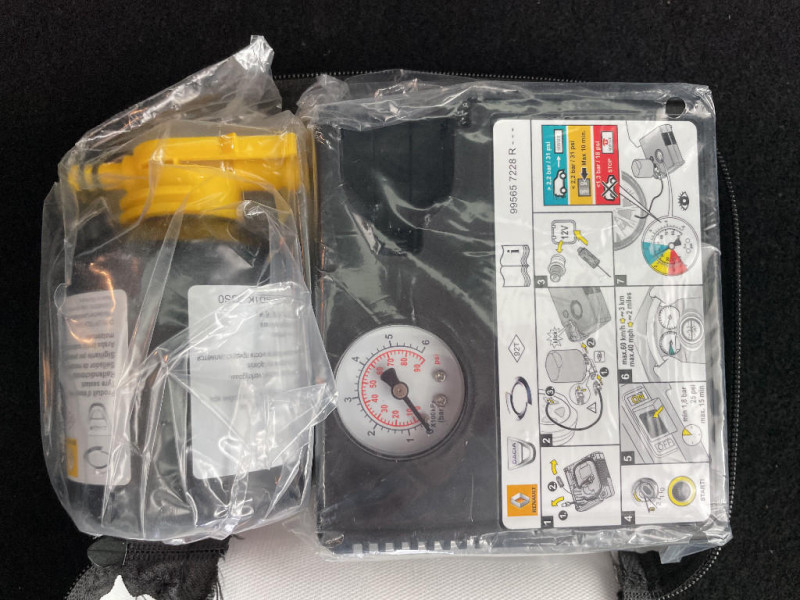 Renault Megane Mégane IV Estate E-TECH Plug-In Hybride 160 Business 2020 - photo n°16 Renault Megane Mégane IV Estate E-TECH Plug-In Hybride 160 Business  occasion à Beauvais - photo n°16