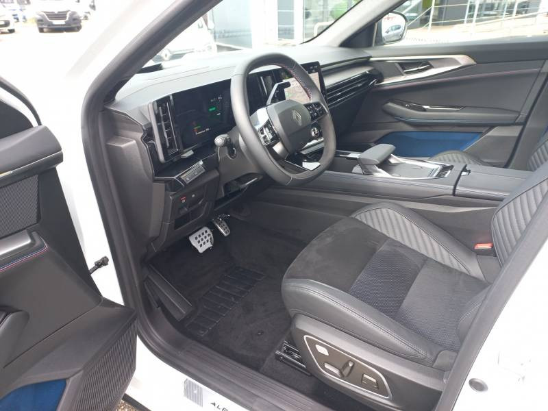 Renault Rafale E-Tech full hybrid 200 esprit Alpine 2025 - photo n°10 Renault Rafale E-Tech full hybrid 200 esprit Alpine  occasion à Toulouse - photo n°10