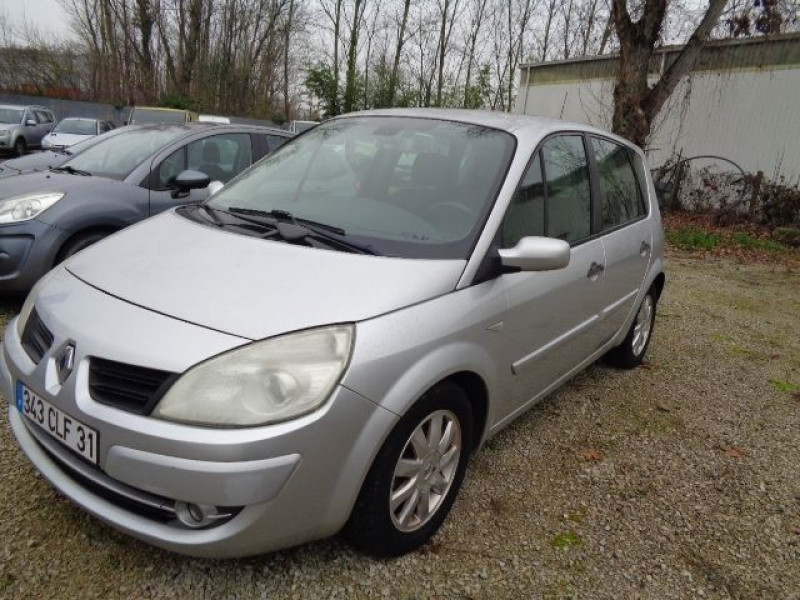 Renault Scenic II 1.9 DCI 130CH FAP DYNAMIQUE