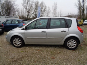 Renault Scenic II 1.9 DCI 130CH FAP DYNAMIQUE  occasion  Aucamville - photo n9