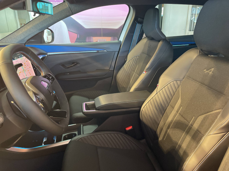 Renault Scenic Scenic E-Tech electrique 220 ch grande autonomie Techno espr 2024 - photo n°10 Renault Scenic Scenic E-Tech electrique 220 ch grande autonomie Techno espr  occasion à Agen - photo n°10