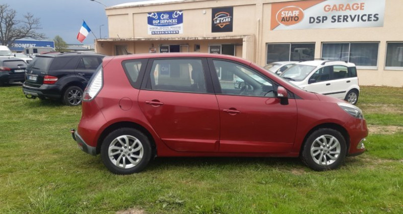 Renault Scenic Scenic III Berline 5 ptes. Dynamique 2012 - photo n°4 Renault Scenic Scenic III Berline 5 ptes. Dynamique  occasion à THIERS - photo n°4