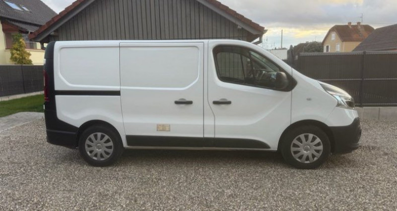 Renault Trafic 10 825 HT L1H1 phare Full LED 2020 - photo n°2 Renault Trafic 10 825 HT L1H1 phare Full LED  occasion à Geispolsheim - photo n°2