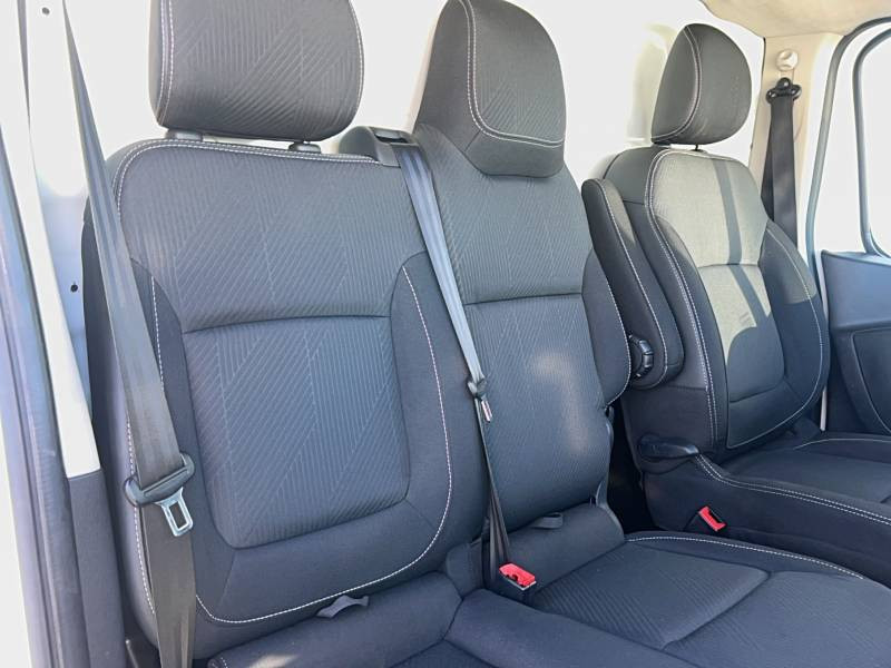 Renault Trafic FGN L1H1 1200 KG DCI 170 ENERGY EDC GRAND CONFORT 2020 - photo n°15 Renault Trafic FGN L1H1 1200 KG DCI 170 ENERGY EDC GRAND CONFORT  occasion à Villeneuve-sur-Lot - photo n°15