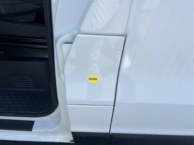 Renault Trafic FGN L2H1 1300 KG DCI 120 GRAND CONFORT 2021 - photo n°17 Renault Trafic FGN L2H1 1300 KG DCI 120 GRAND CONFORT  occasion à Biarritz - photo n°17