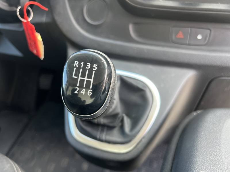 Renault Trafic FGN L2H1 1300 KG DCI 120 GRAND CONFORT 2021 - photo n°15 Renault Trafic FGN L2H1 1300 KG DCI 120 GRAND CONFORT  occasion à Biarritz - photo n°15