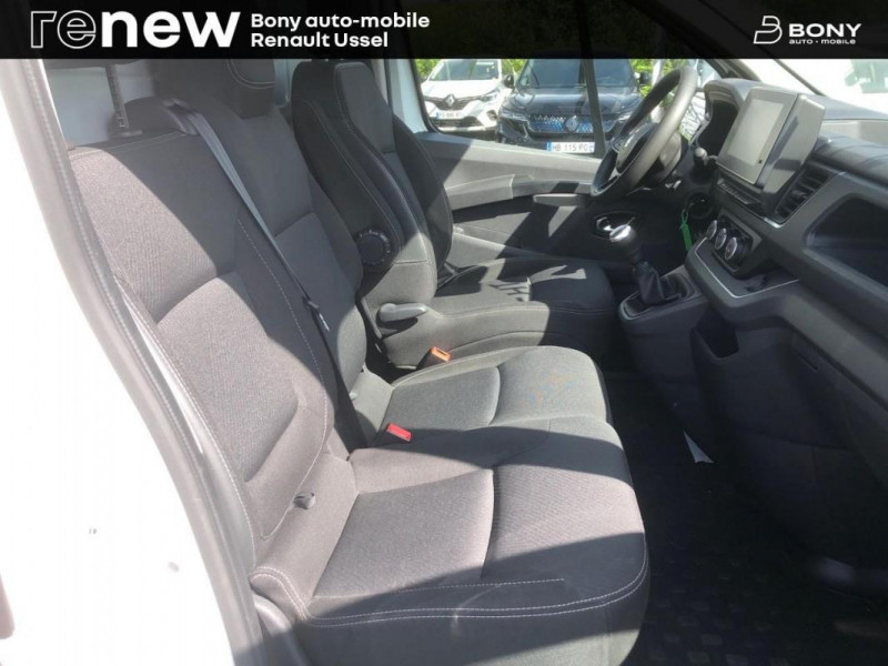 Renault Trafic FOURGON FGN L2H2 3000 KG BLUE DCI 150 GRAND CONFORT  occasion à Ussel - photo n°8