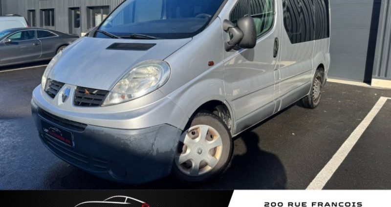 Renault Trafic II Combi Phase 2 L1H1 9 places dCi 16V court 90 cv 2008 Renault Trafic II Combi Phase 2 L1H1 9 places dCi 16V court 90 cv  occasion à CAUDAN