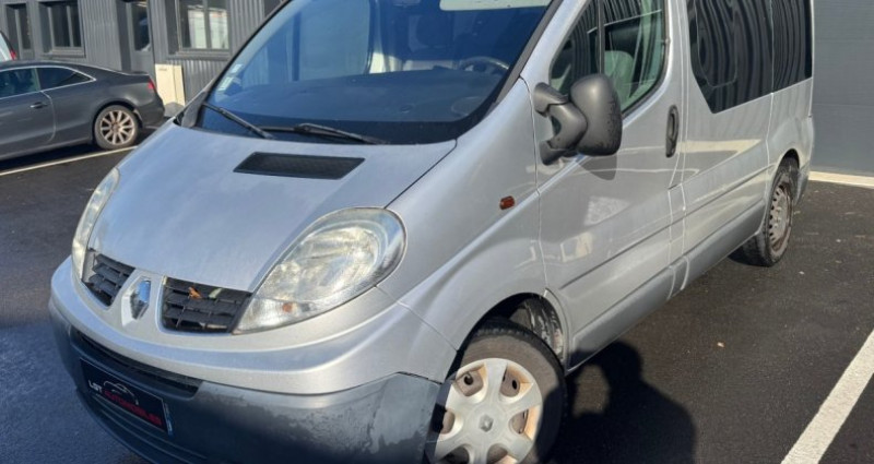 Renault Trafic II Combi Phase 2 L1H1 9 places dCi 16V court 90 cv 2008 - photo n°2 Renault Trafic II Combi Phase 2 L1H1 9 places dCi 16V court 90 cv  occasion à CAUDAN - photo n°2