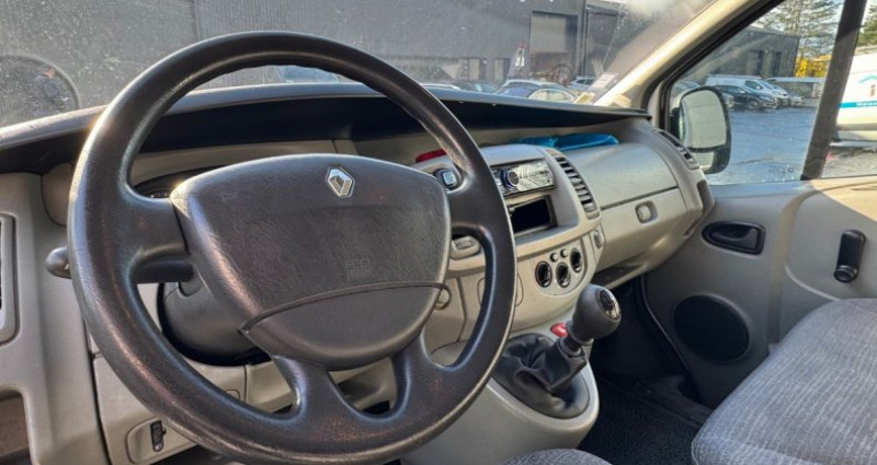 Renault Trafic II Combi Phase 2 L1H1 9 places dCi 16V court 90 cv 2008 - photo n°5 Renault Trafic II Combi Phase 2 L1H1 9 places dCi 16V court 90 cv  occasion à CAUDAN - photo n°5