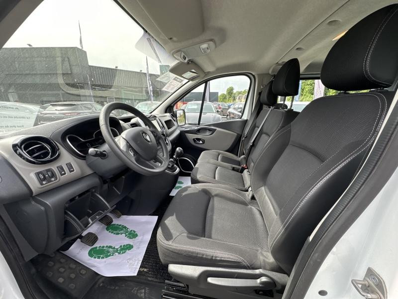 Renault Trafic L1H1 1000 1.6 dCi 120ch Cabine Approfondie Grand Confort Eur  occasion  Saint-Maximin - photo n9