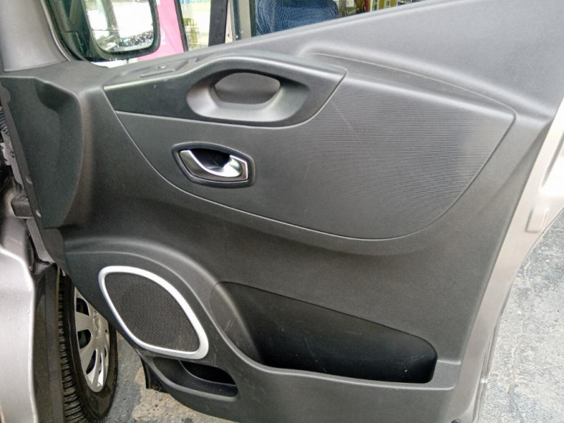 Renault Trafic Trafic Combi L2 dCi 145 Energy S&S Intens 2 2019 - photo n°19 Renault Trafic Trafic Combi L2 dCi 145 Energy S&S Intens 2  occasion à Gournay-en-Bray - photo n°19
