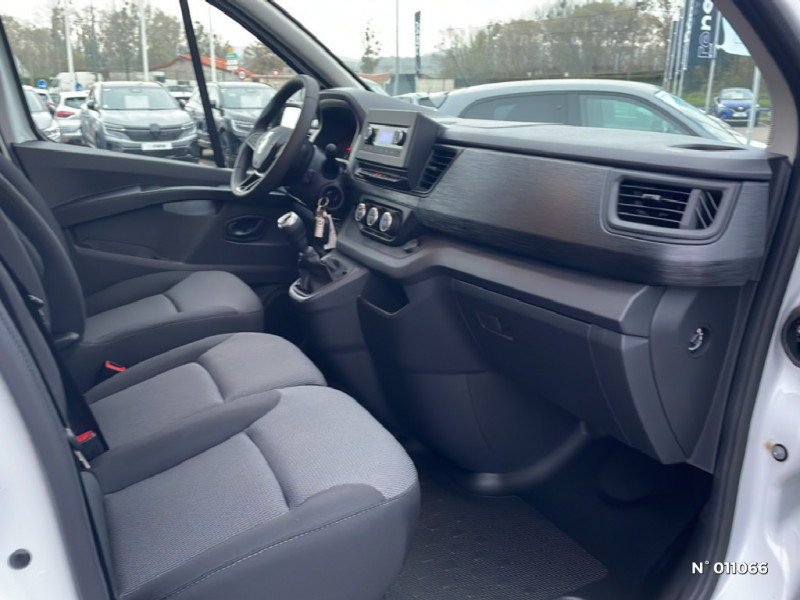 Renault Trafic TRAFIC L2 DCI 150CV 9 PLACES ENERGY S&S ZEN TVA RECUPERABLE  2023 - photo n°10 Renault Trafic TRAFIC L2 DCI 150CV 9 PLACES ENERGY S&S ZEN TVA RECUPERABLE   occasion à LA CHAPELLE-LONGUEVILLE - photo n°10