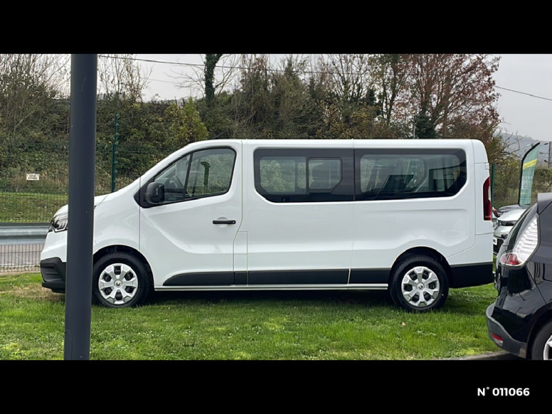 Renault Trafic TRAFIC L2 DCI 150CV 9 PLACES ENERGY S&S ZEN TVA RECUPERABLE  2023 - photo n°2 Renault Trafic TRAFIC L2 DCI 150CV 9 PLACES ENERGY S&S ZEN TVA RECUPERABLE   occasion à LA CHAPELLE-LONGUEVILLE - photo n°2