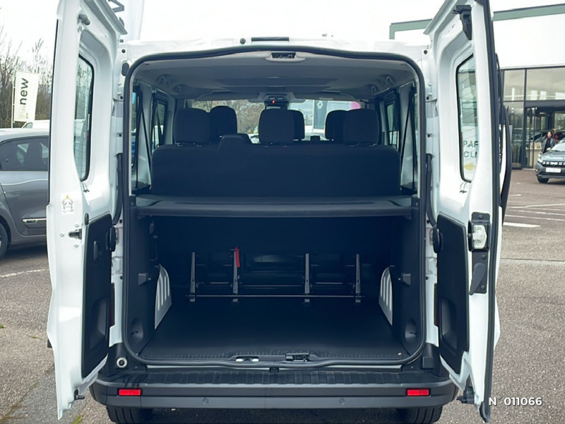 Renault Trafic TRAFIC L2 DCI 150CV 9 PLACES ENERGY S&S ZEN TVA RECUPERABLE  2023 - photo n°7 Renault Trafic TRAFIC L2 DCI 150CV 9 PLACES ENERGY S&S ZEN TVA RECUPERABLE   occasion à LA CHAPELLE-LONGUEVILLE - photo n°7