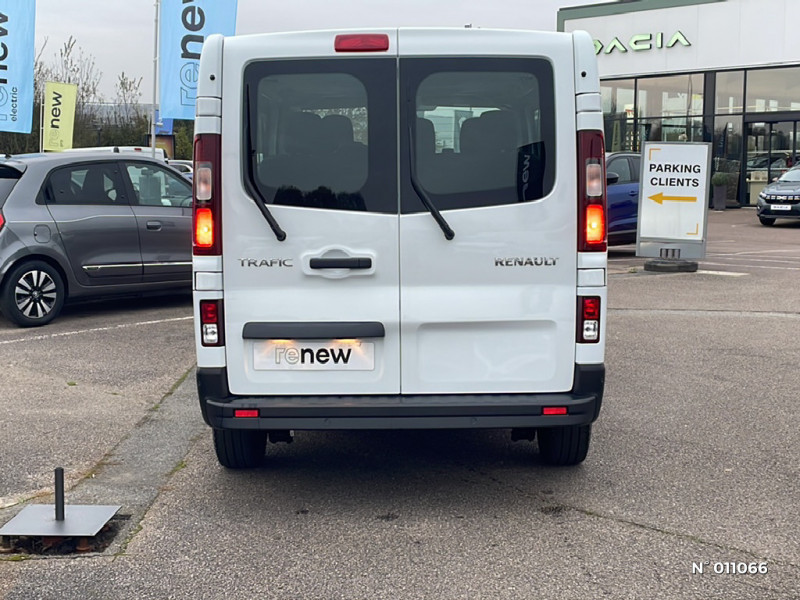 Renault Trafic TRAFIC L2 DCI 150CV 9 PLACES ENERGY S&S ZEN TVA RECUPERABLE  2023 - photo n°6 Renault Trafic TRAFIC L2 DCI 150CV 9 PLACES ENERGY S&S ZEN TVA RECUPERABLE   occasion à LA CHAPELLE-LONGUEVILLE - photo n°6