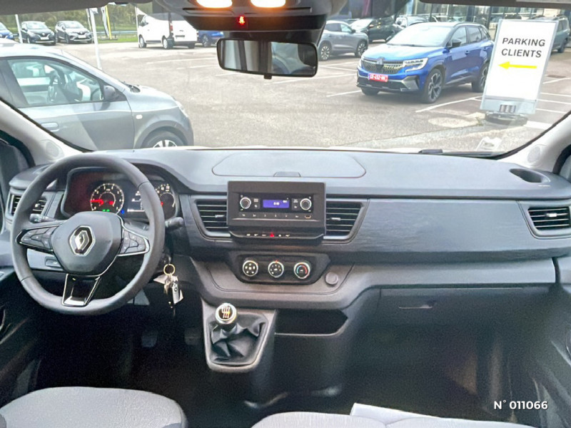 Renault Trafic TRAFIC L2 DCI 150CV 9 PLACES ENERGY S&S ZEN TVA RECUPERABLE  2023 - photo n°9 Renault Trafic TRAFIC L2 DCI 150CV 9 PLACES ENERGY S&S ZEN TVA RECUPERABLE   occasion à LA CHAPELLE-LONGUEVILLE - photo n°9