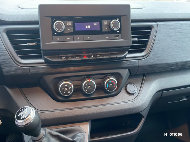 Renault Trafic TRAFIC L2 DCI 150CV 9 PLACES ENERGY S&S ZEN TVA RECUPERABLE  2023 - photo n°14 Renault Trafic TRAFIC L2 DCI 150CV 9 PLACES ENERGY S&S ZEN TVA RECUPERABLE   occasion à LA CHAPELLE-LONGUEVILLE - photo n°14