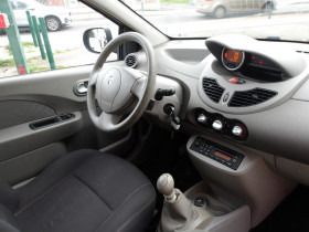 Renault Twingo II 1.2 LEV 16V 75CH EXPRESSION ECO�  occasion � Toulouse - photo n�7