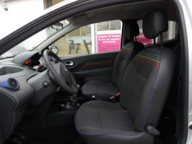 Renault Twingo II 1.2 LEV 16V 75CH PURPLE ECO�  occasion � Toulouse - photo n�9