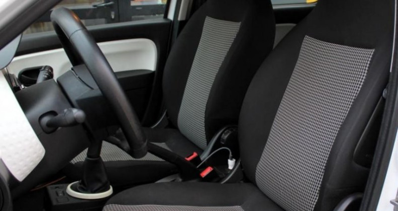 Renault Twingo 1.0 SCe 70 ch ZEN 2014 - photo n°6 Renault Twingo 1.0 SCe 70 ch ZEN  occasion à BELBEUF - photo n°6