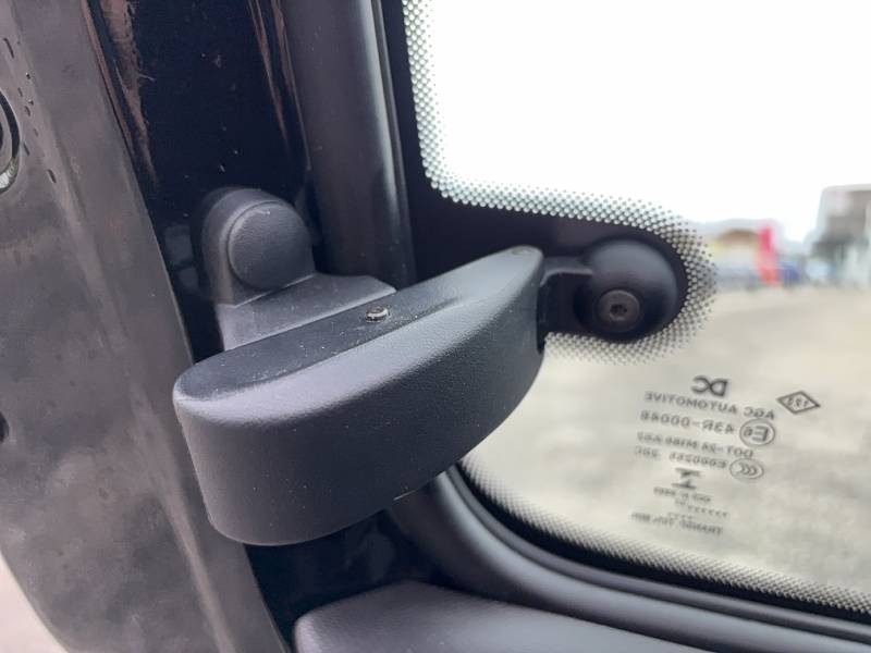 Renault Twingo III E-Tech Equilibre 2023 - photo n°15 Renault Twingo III E-Tech Equilibre  occasion à Tonneins - photo n°15