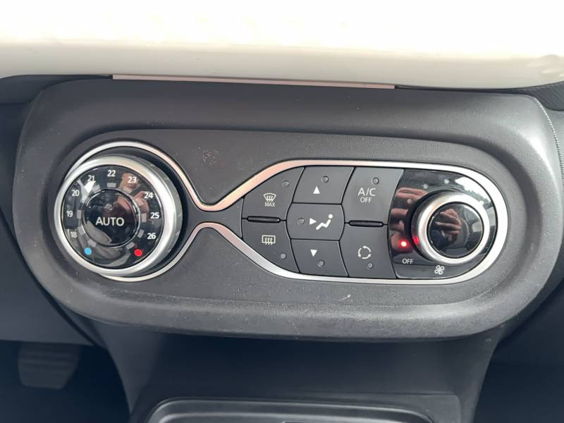 Renault Twingo III E-Tech Equilibre 2023 - photo n°20 Renault Twingo III E-Tech Equilibre  occasion à Tonneins - photo n°20