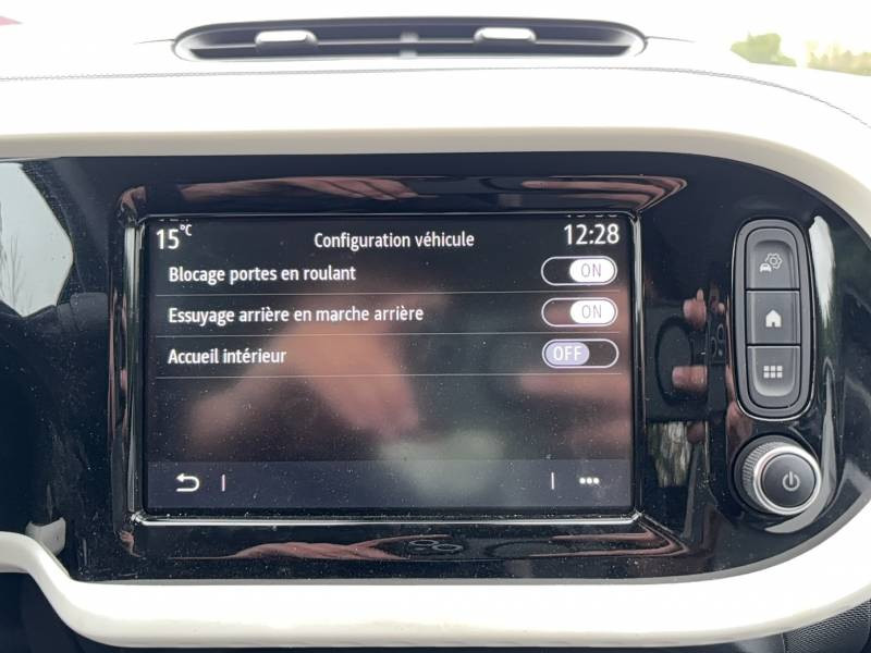 Renault Twingo III E-Tech Equilibre 2023 - photo n°19 Renault Twingo III E-Tech Equilibre  occasion à Tonneins - photo n°19
