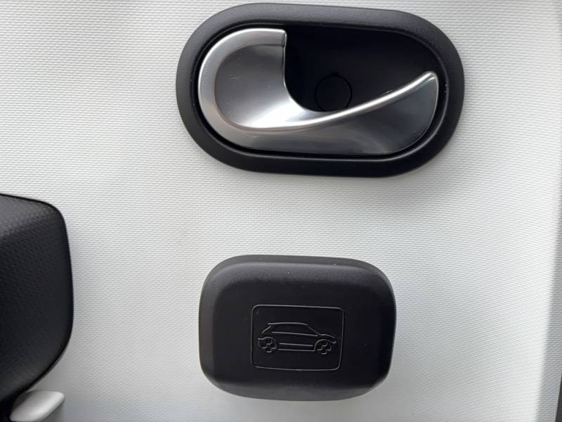 Renault Twingo III E-Tech Equilibre 2023 - photo n°14 Renault Twingo III E-Tech Equilibre  occasion à Tonneins - photo n°14