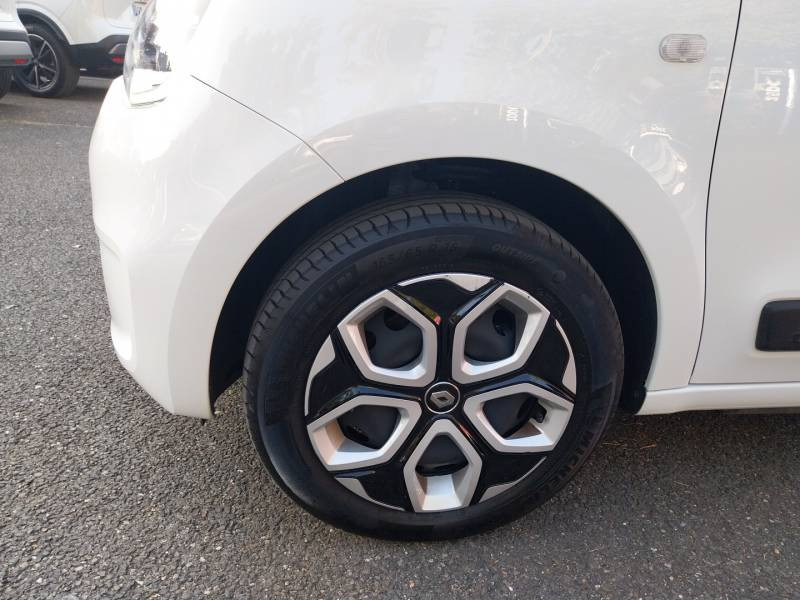 Renault Twingo III E-Tech Equilibre 2022 - photo n°18 Renault Twingo III E-Tech Equilibre  occasion à L'Isle-Jourdain - photo n°18