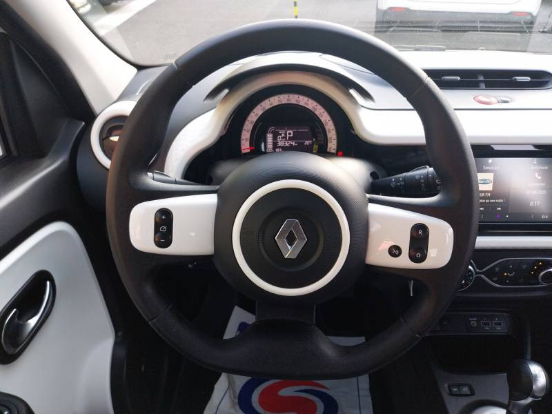 Renault Twingo III E-Tech Equilibre 2022 - photo n°13 Renault Twingo III E-Tech Equilibre  occasion à L'Isle-Jourdain - photo n°13