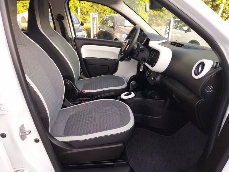 Renault Twingo III E-Tech Equilibre 2022 - photo n°11 Renault Twingo III E-Tech Equilibre  occasion à L'Isle-Jourdain - photo n°11