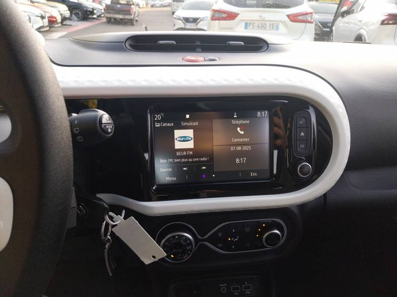 Renault Twingo III E-Tech Equilibre 2022 - photo n°12 Renault Twingo III E-Tech Equilibre  occasion à L'Isle-Jourdain - photo n°12