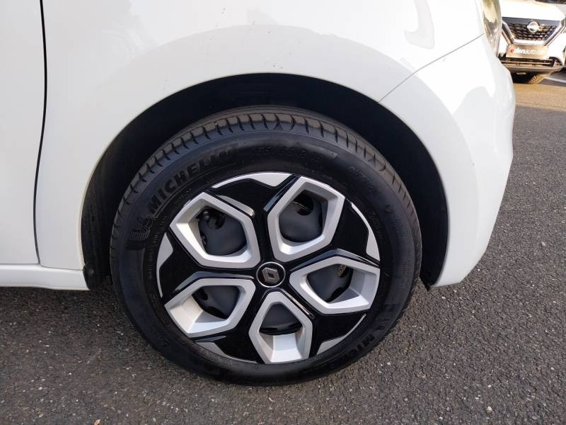 Renault Twingo III E-Tech Equilibre 2022 - photo n°19 Renault Twingo III E-Tech Equilibre  occasion à L'Isle-Jourdain - photo n°19