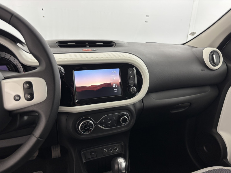 Renault Twingo Twingo III Achat Intégral 21 Zen 5p 2022 - photo n°18 Renault Twingo Twingo III Achat Intégral 21 Zen 5p  occasion à SAINT-GREGOIRE - photo n°18